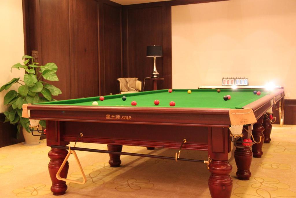 Landison Green Town Hotel Xinchang Eksteriør billede